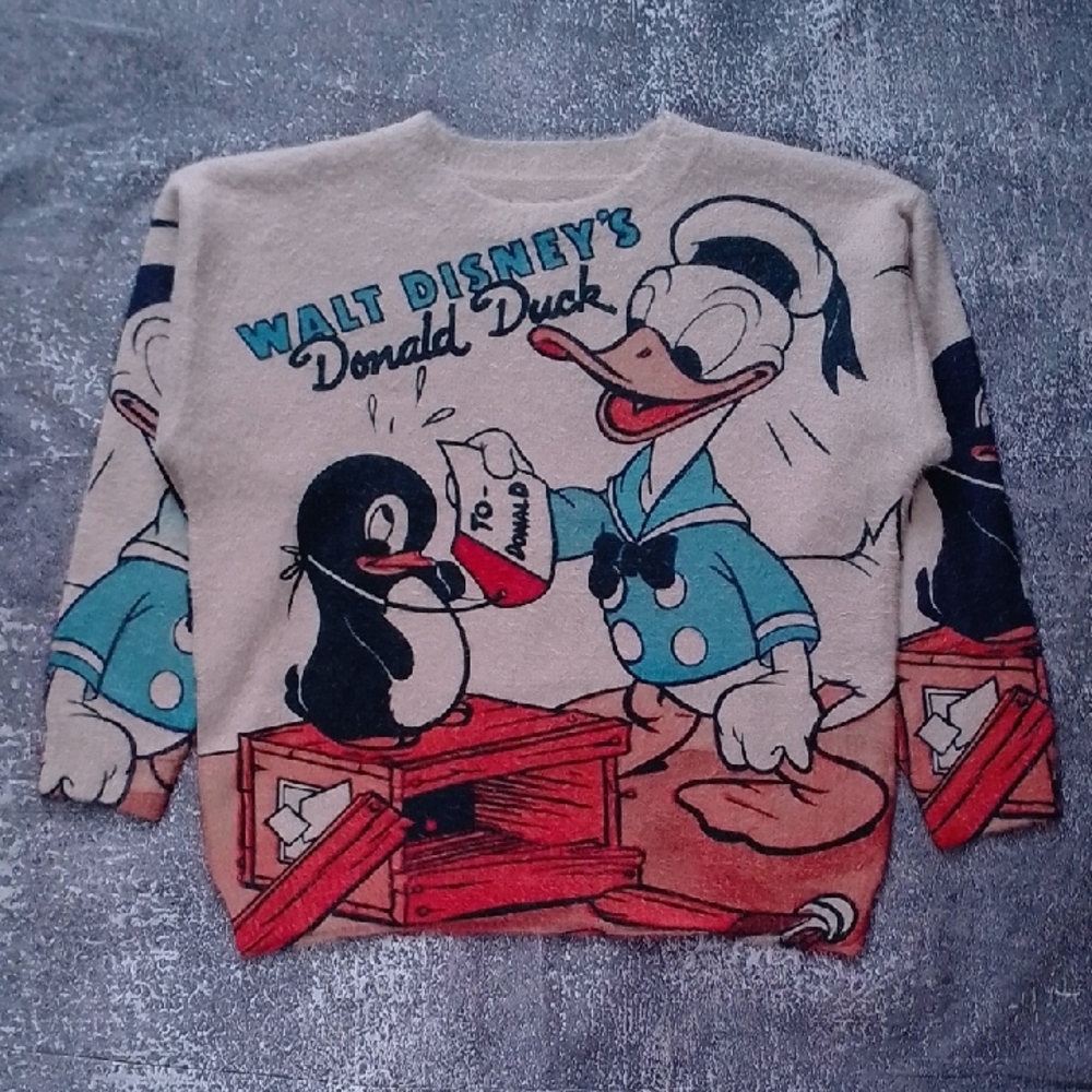 Walt Disney Donald Duck and Penguin Sweater Cream
